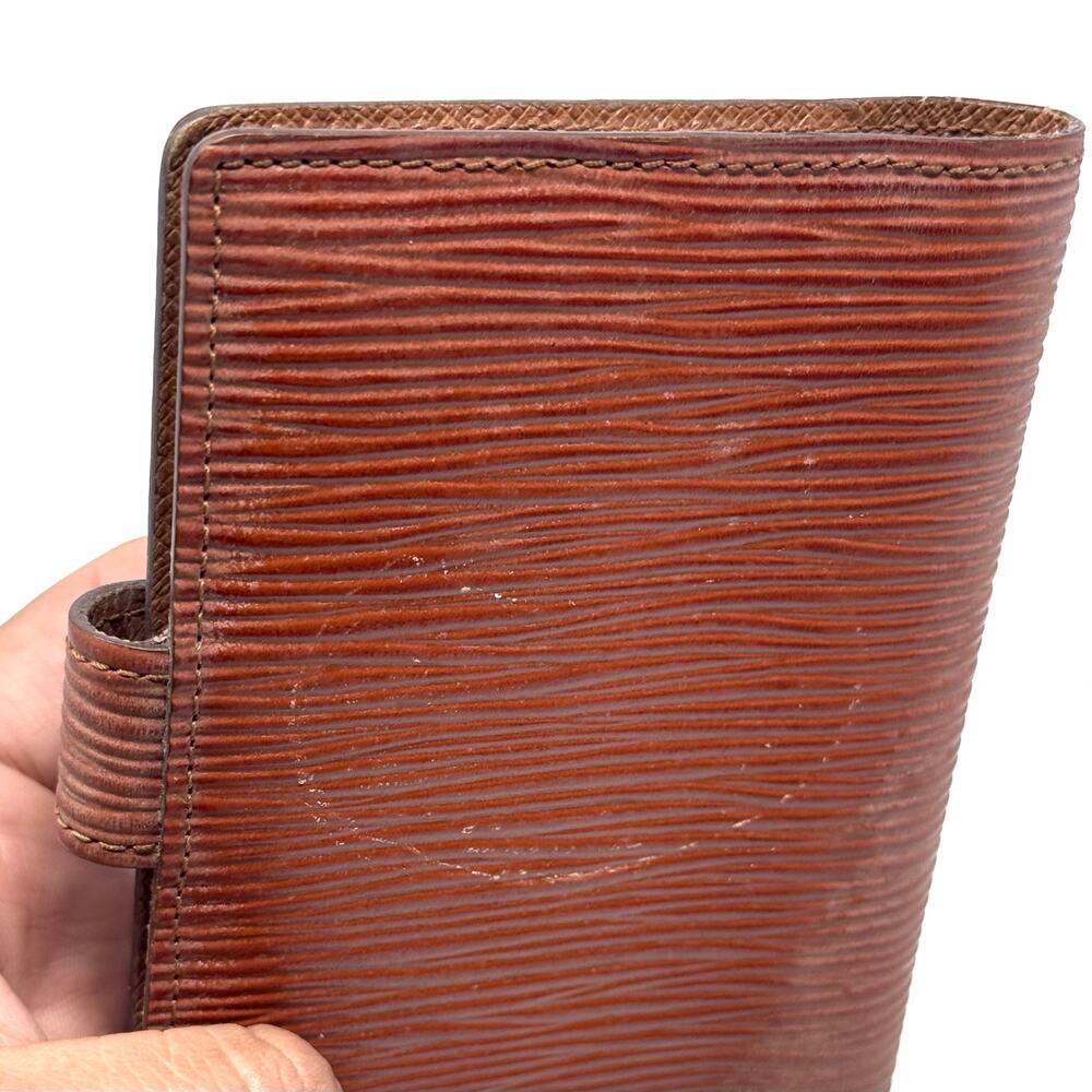 Louis Vuitton Epi Buckle Wallet - Picture 11 of 15